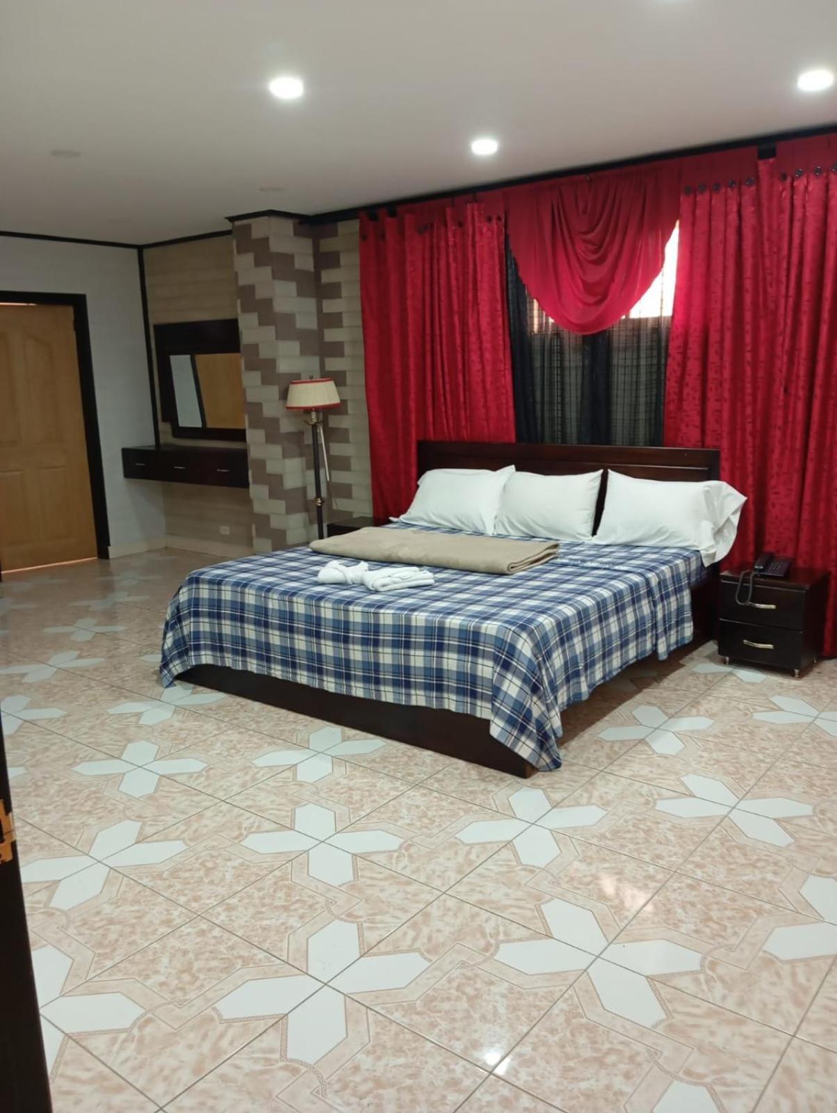 Hotel Hollywood Paradise Hotel